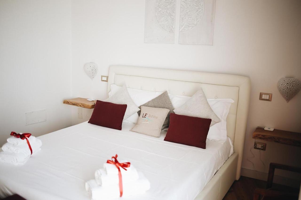 Le Home Rooms Lecce Buitenkant foto
