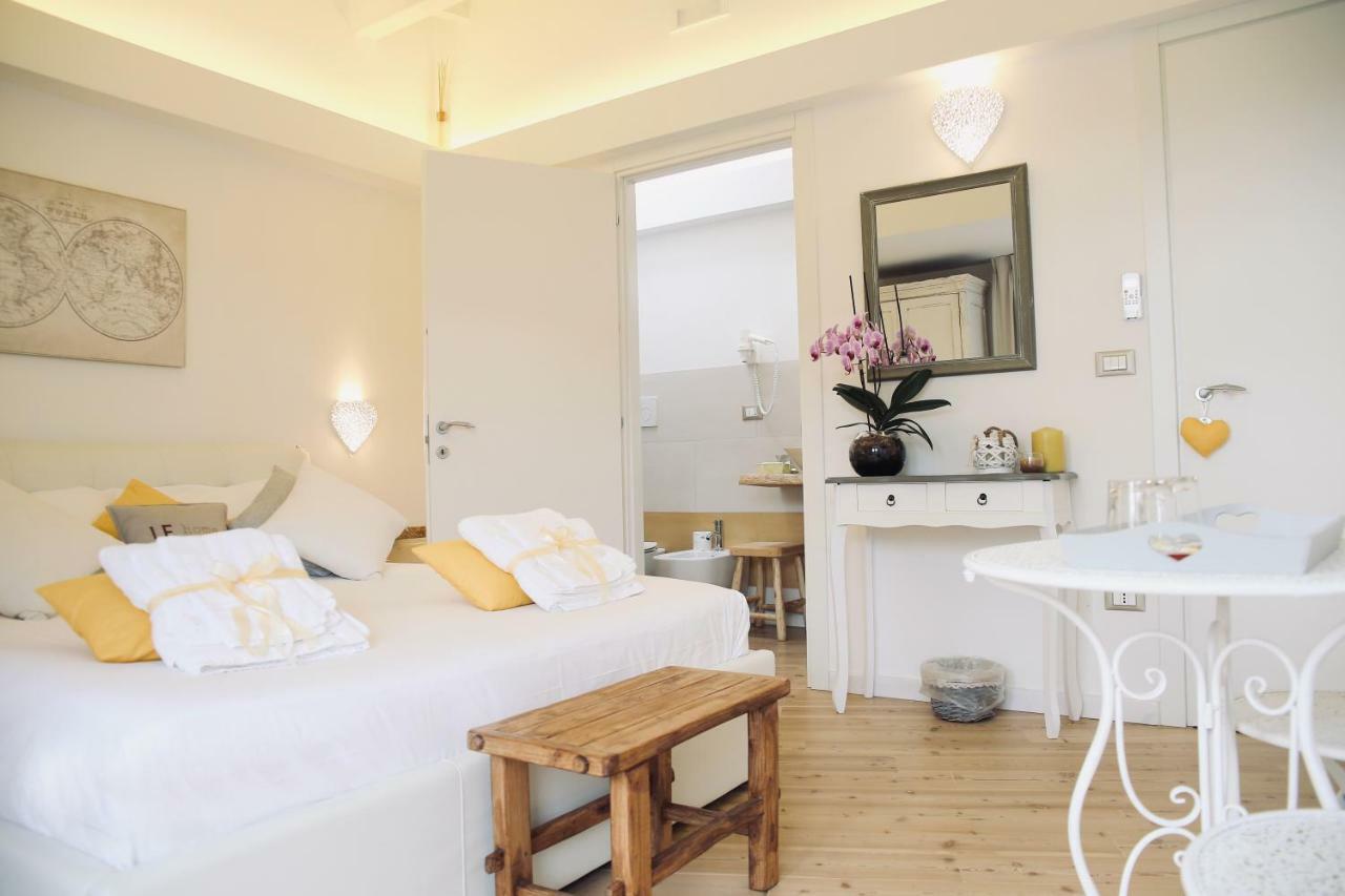 Le Home Rooms Lecce Buitenkant foto